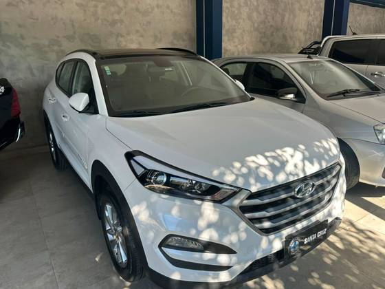 HYUNDAI TUCSON 1.6 16V T-GDI GASOLINA GLS ECOSHIFT HYUNDAI TUCSON 1.6 16V T-GDI GASOLINA GLS ECOSHIFT